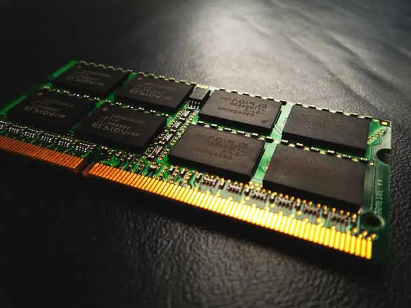 Gambar Ilustrasi Membersihkan RAM Laptop